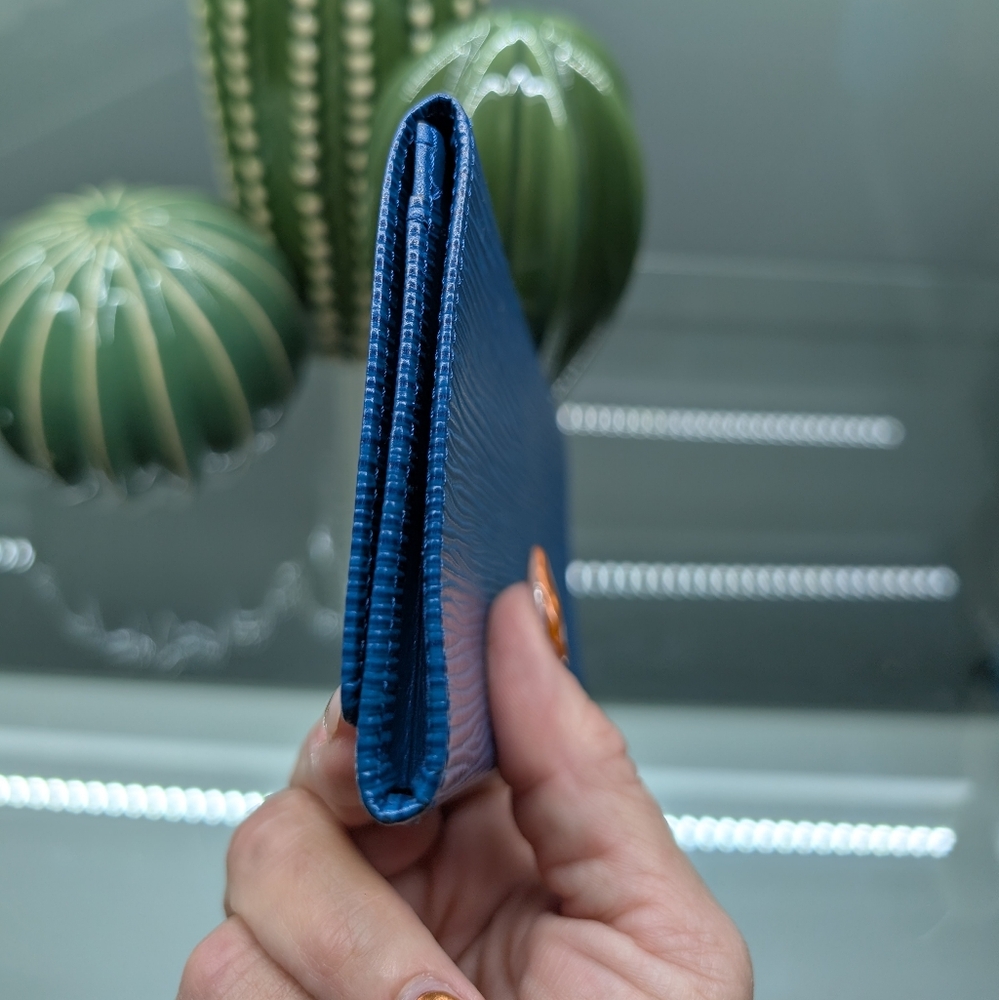 Louis Vuitton Vibrant Blue Epi Leather Wallet - Picture 5 of 9